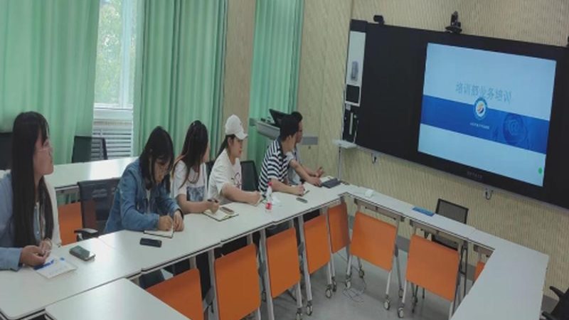 叉车证和挖掘机证哪个工资高