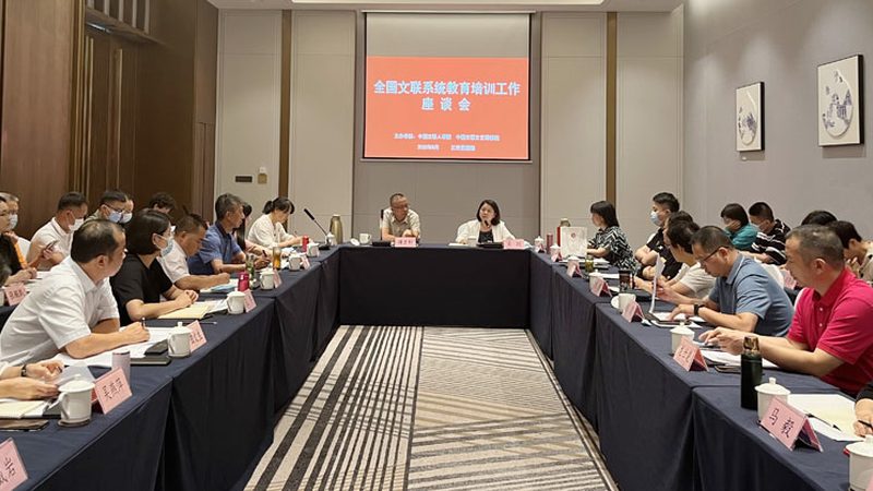 成人高考专升本毕业时间通常为2.5-3年。具体毕业时间取决于以下因素：